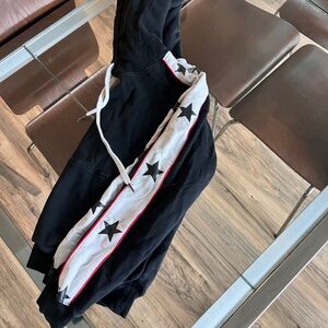 Black Star-Embellished Women's Hoodie